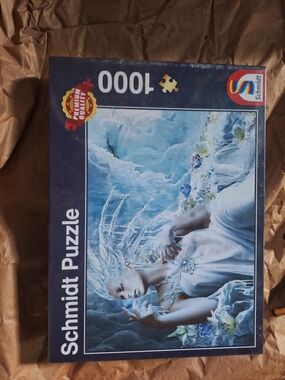 Schmidt 1000-Piece Ice Queen Jigsaw Puzzle - Blue & White